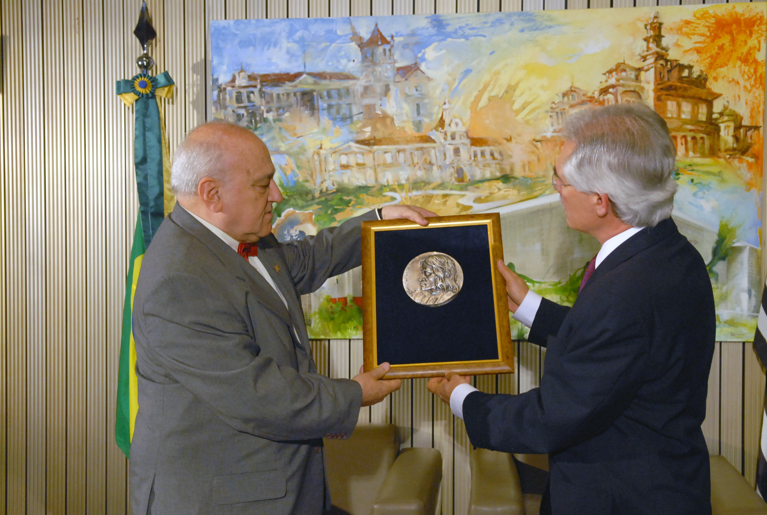 Presidente Vaz de Lima recebe a Grande Medalha Lorenzo De" Medici<a style='float:right;color:#ccc' href='https://www3.al.sp.gov.br/repositorio/noticia/03-2008/INAUG ACERVO EntregademedalhaMAU_8.jpg' target=_blank><i class='bi bi-zoom-in'></i> Clique para ver a imagem </a>
